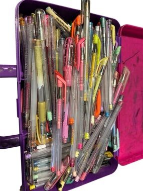Bundle of 25+ Gel Pens – Mixed Colors – Preowned (Read Description)